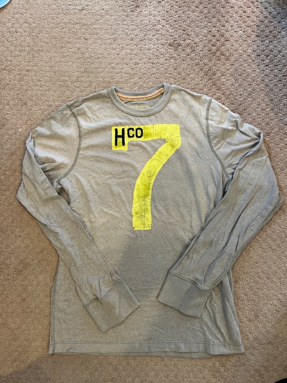 Men’s Hollister thick Long Sleeve Logo Tee